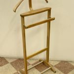 846 1016 VALET STAND